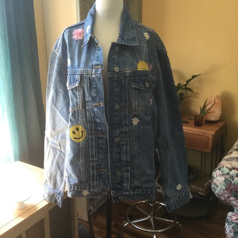 NWT Embroidered  Denim jacket size XL Tall beautiful jacket